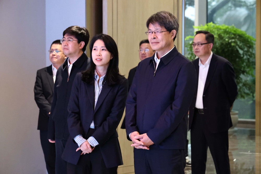 工业和信息化部副部长张云明莅临桐昆调研