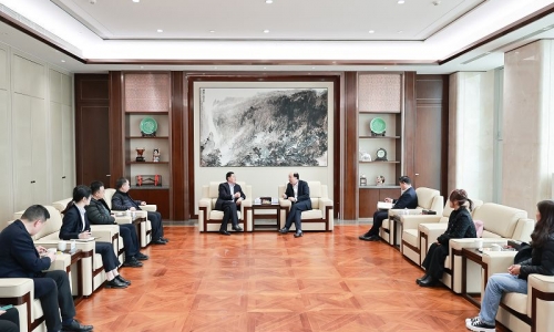 新疆中泰集团党委副书记、总经理边德运一行到访桐昆